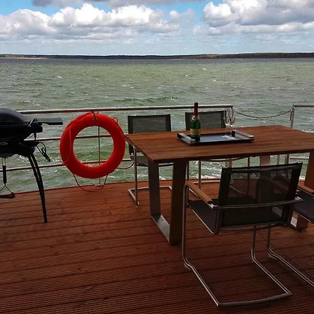 Houseboat Auf Dem See Gohren-lebbin - Dms02195-n * Göhren-Lebbin
