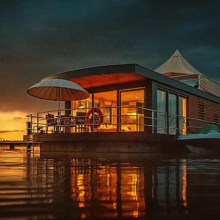 Houseboat Auf Dem See Gohren-lebbin - Dms02195-n Bådhotel